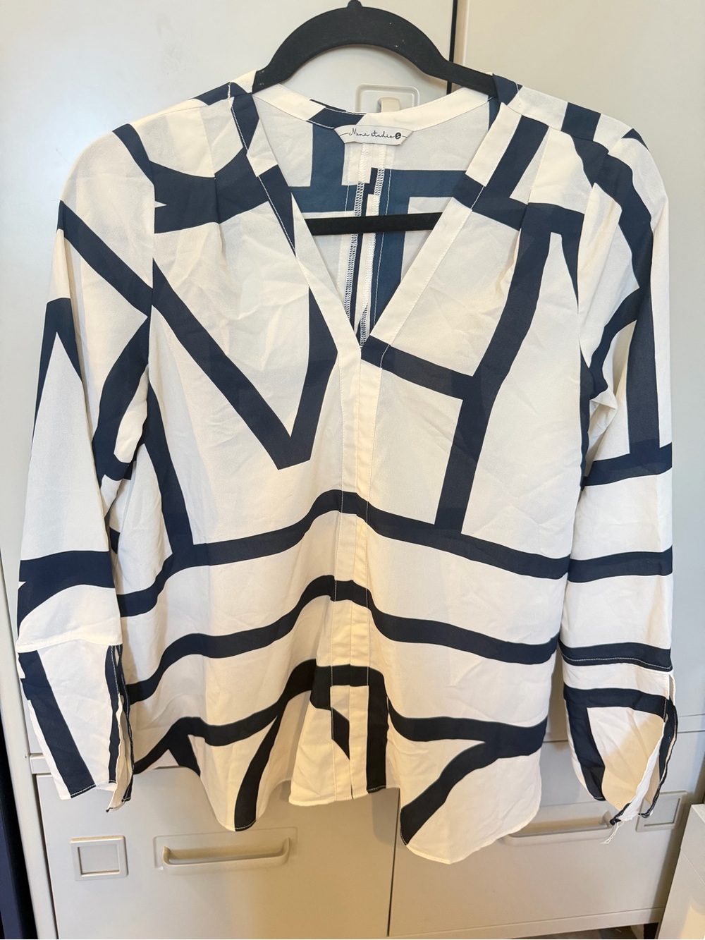 Mana Studio White Button-Front Shirt with Navy Geometric Print